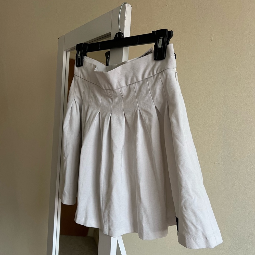 Elegant White Women's Mini Skirt